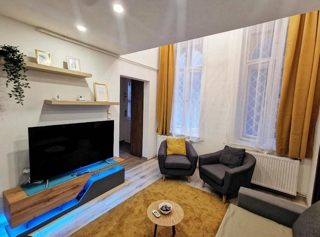 بودابست Nagymezo Street, In The Center, New Apartment المظهر الخارجي الصورة